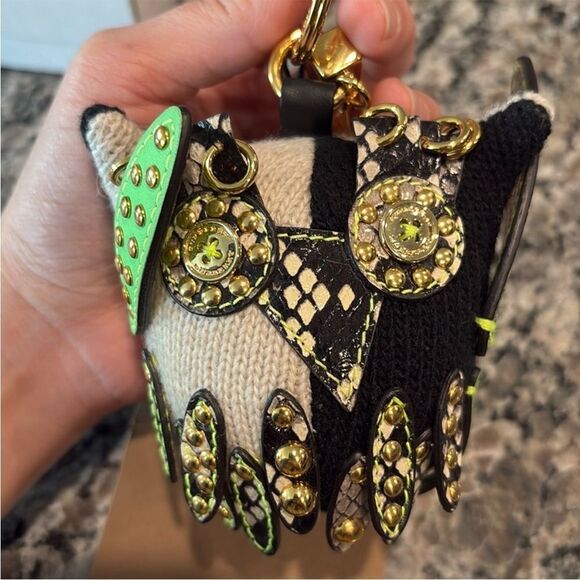 Burberry Black and Green Owl Keychain NWT - Picture 3 of 14